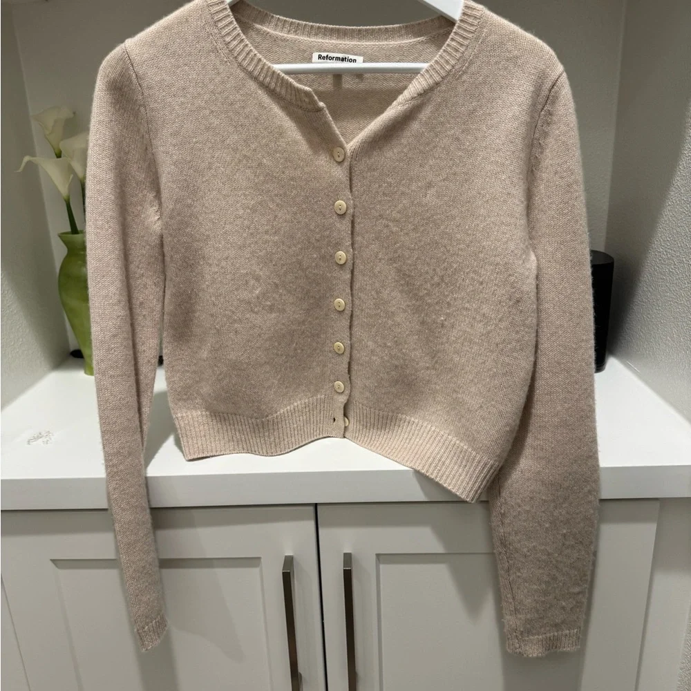 Reformation Clara Cashmere Crew Cardigan - Picture 2 of 3